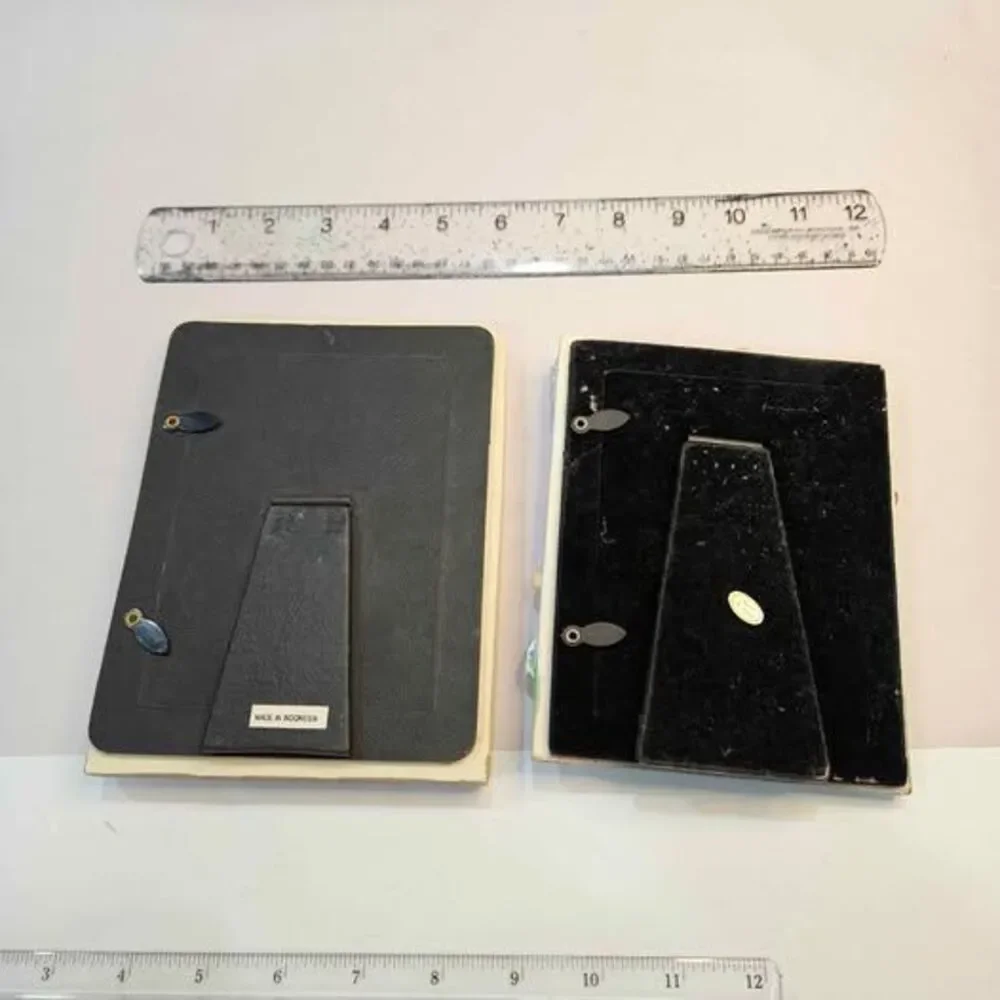 Unbranded decorative resin